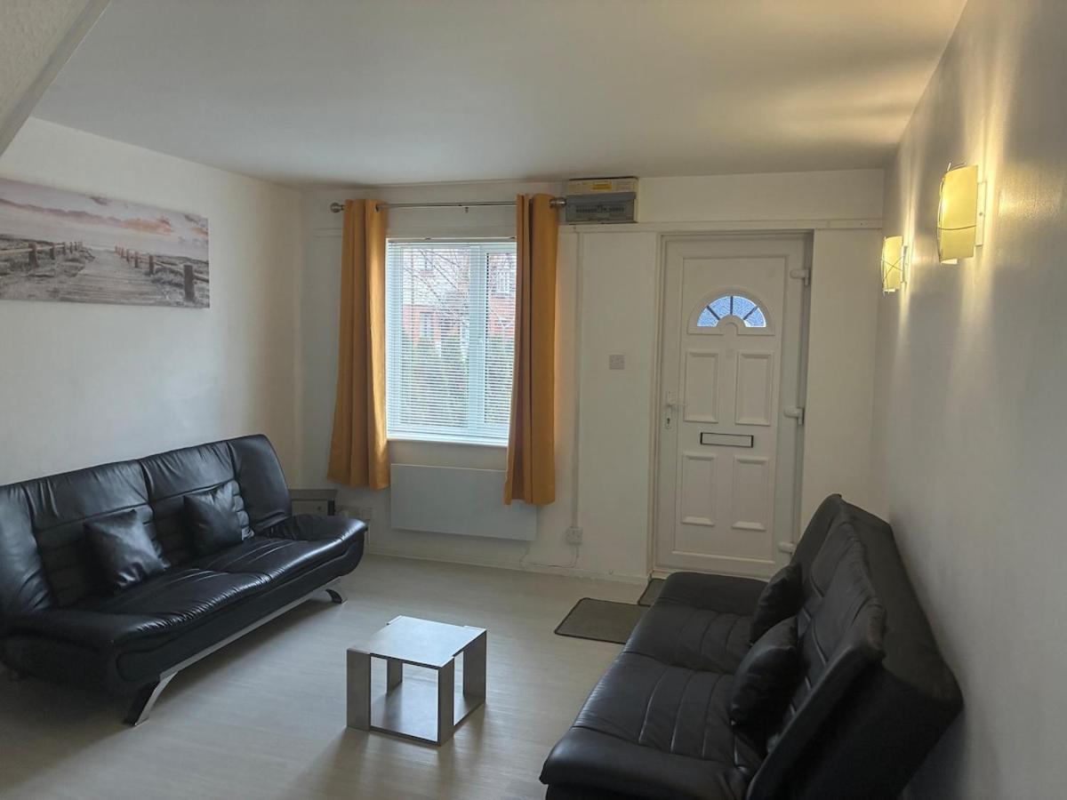 Home in Bradley Stoke, Bristol - B&B Bristol