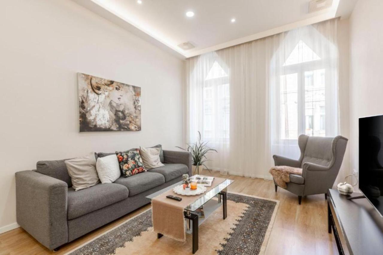 Cozy Luxe Hideaway in Budapest's Heart w Bathtub - Ferienwohnung Budapest