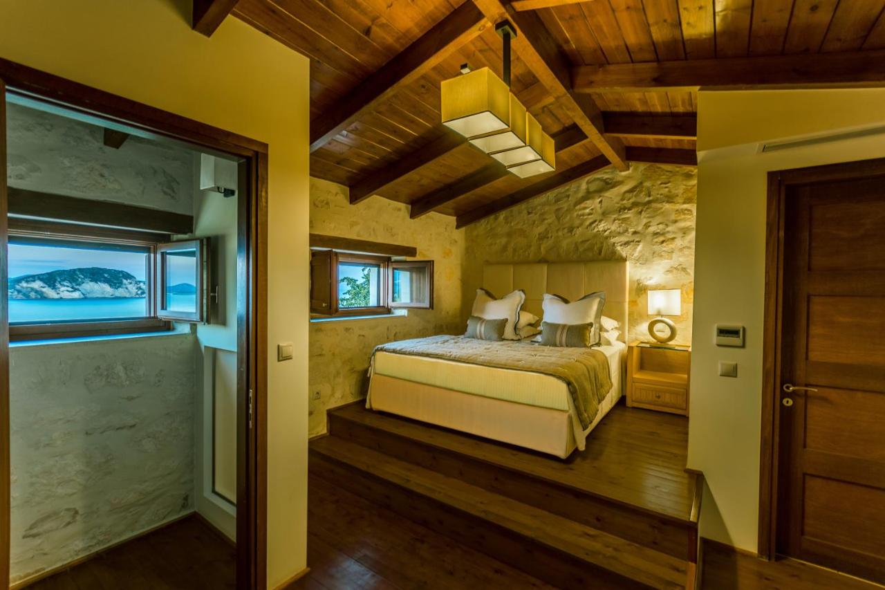 Family Suite with Private Pool (2 adults +  2 children)