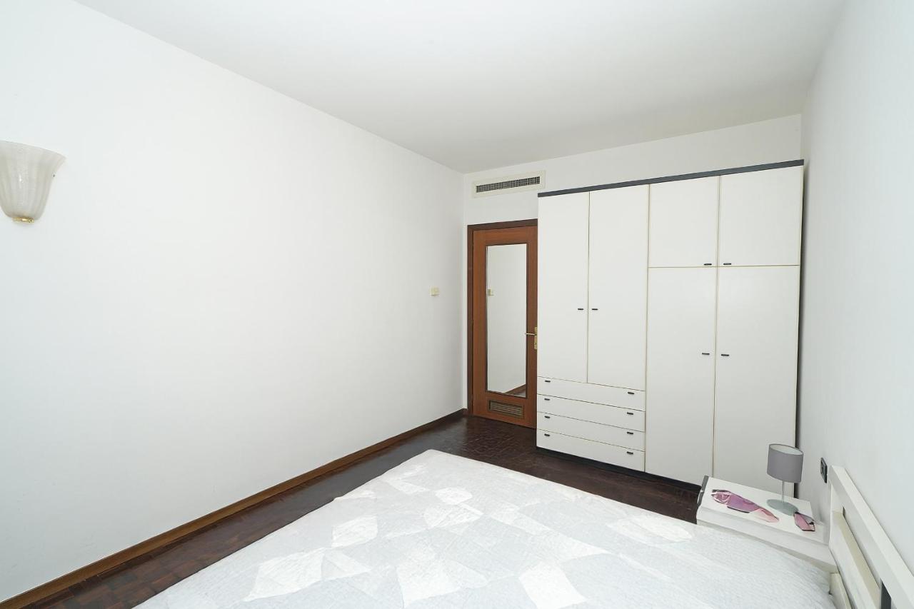 Residenza Corona 13 - Chambres d'hôtes Sirmione