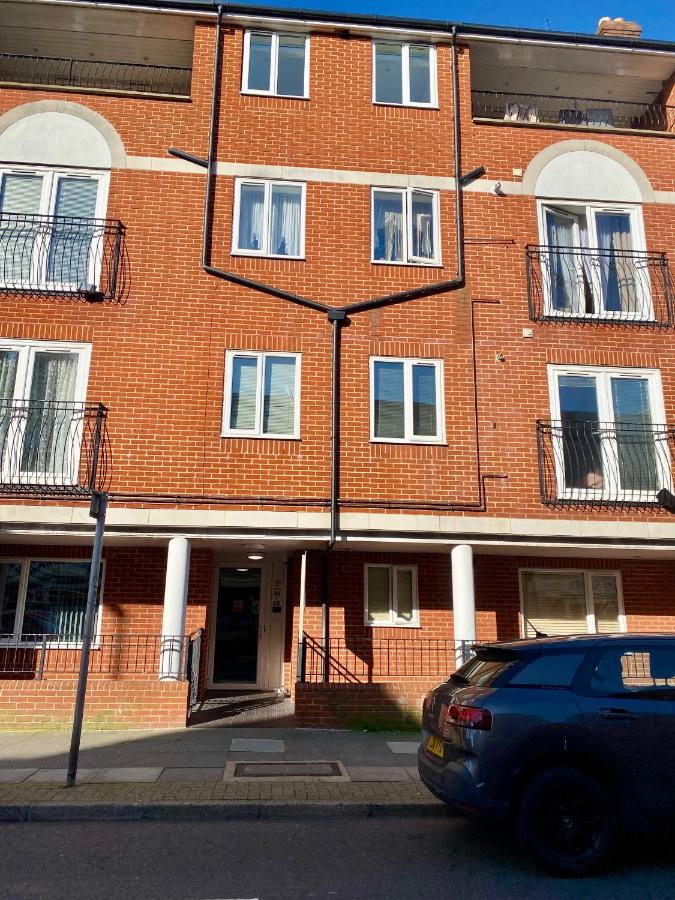 Central Southsea Duplex Apartment 2BR Parking Dogs - Chambres d’hôtes Portsmouth