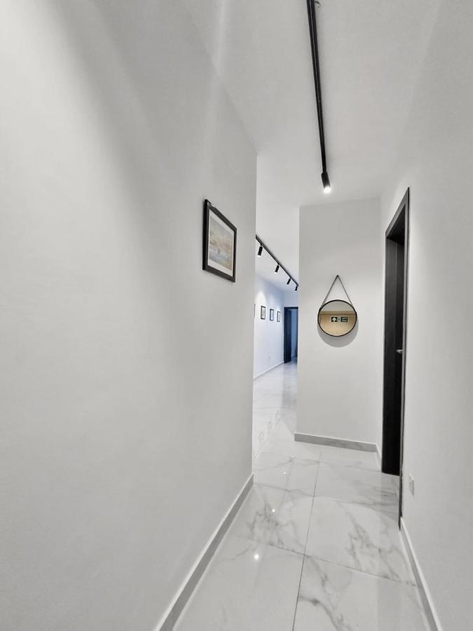 Close to Seafront Spacious brand new 2 BR 2 Bath & outdoor - Bed and Breakfast San Pawl il-Baħar