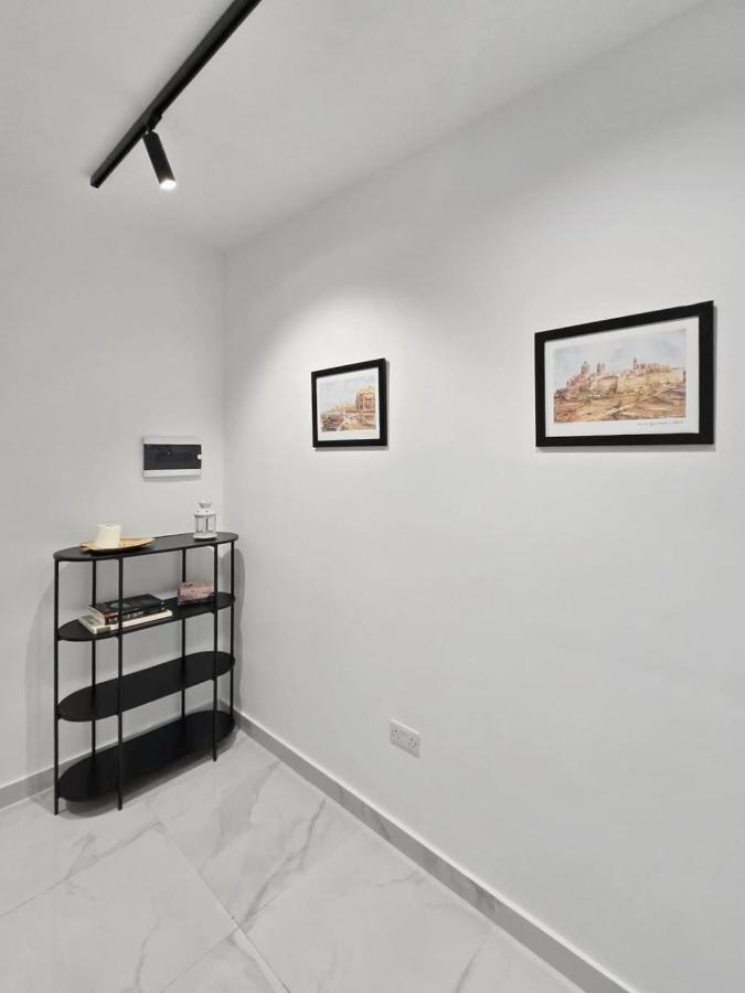 Close to Seafront Spacious brand new 2 BR 2 Bath & outdoor - Bed and Breakfast San Pawl il-Baħar
