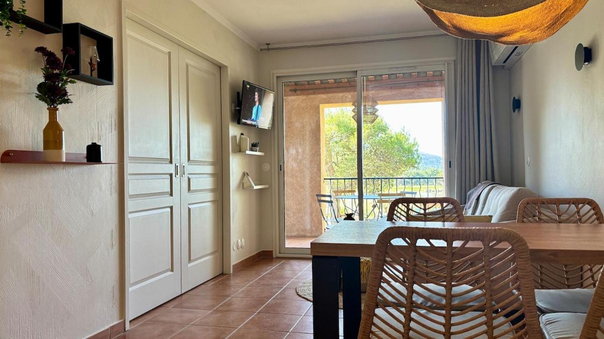 appartement cosy vue sur le golf de Pont Royal en Provence - Chambres d'hôtes Mallemort