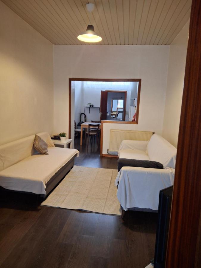 Midi Station Apartment - Bed and Breakfast Brussel