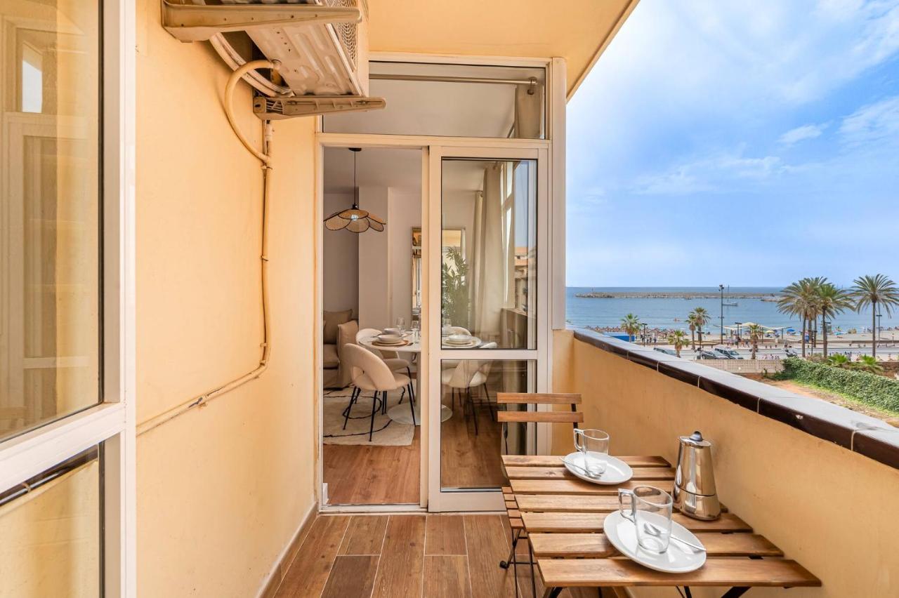 Cozy Apart In Fuengirola with Beach Views - Bed and Breakfast Fuengirola
