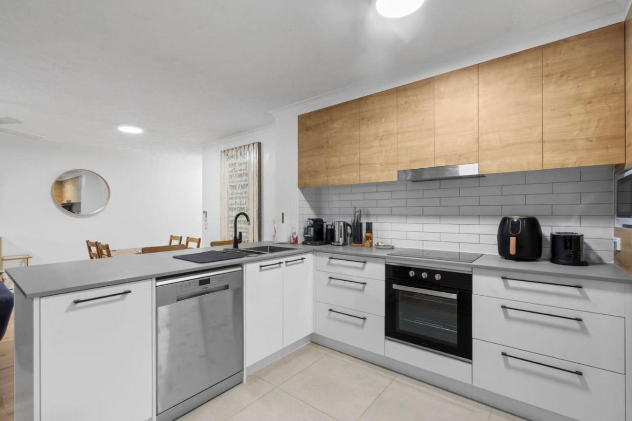 Mermaid Beach Hideaway - Family Getaway - B&B Gold Coast