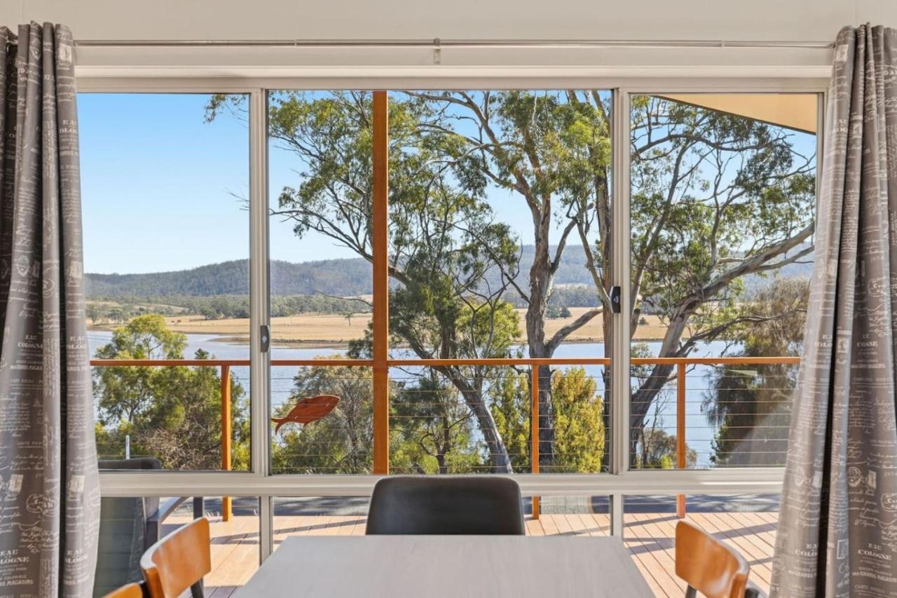 Tranquil Escape by the Water - B&B Triabunna