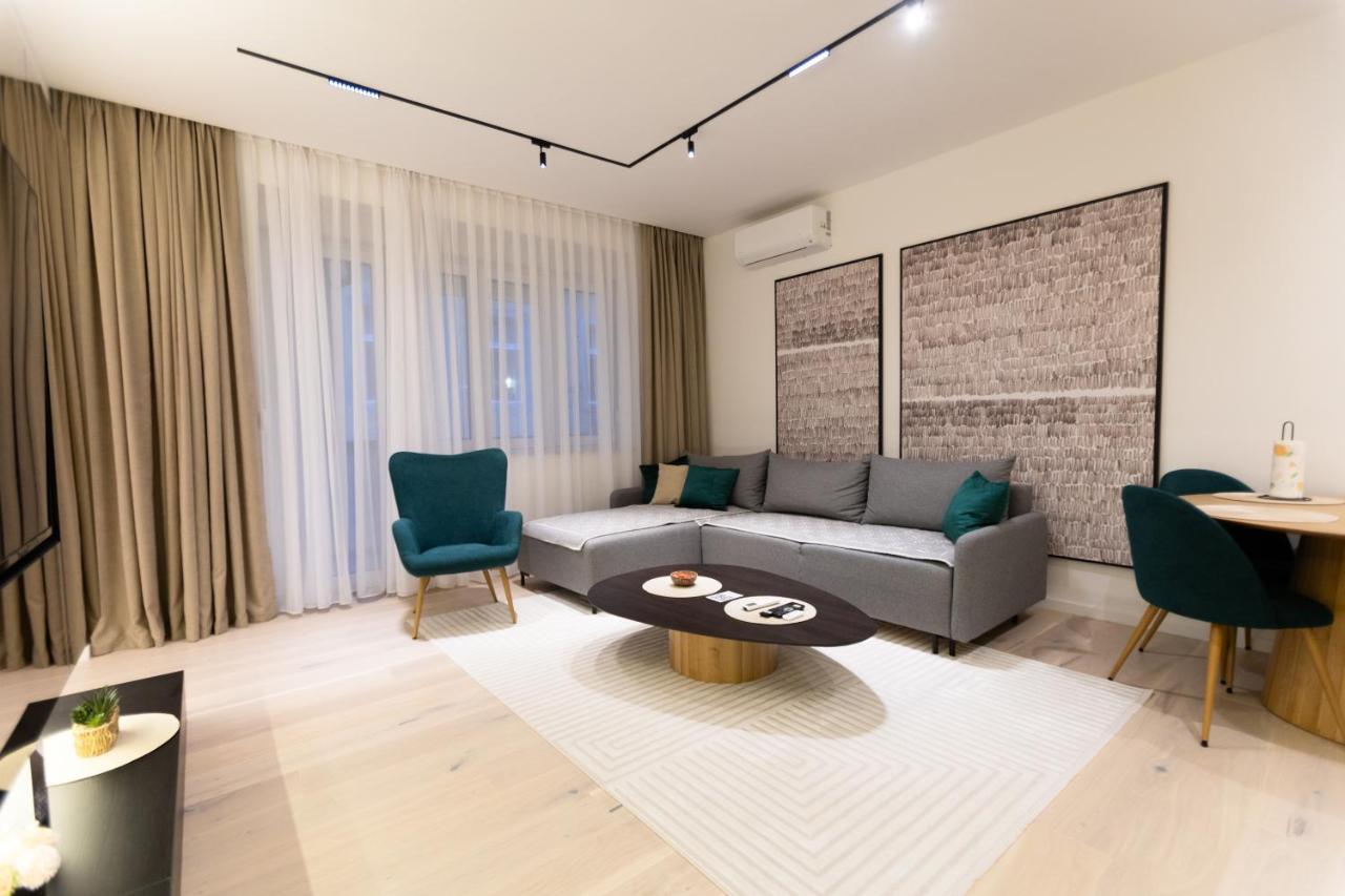 Ferhadija Residence No1 - Designer Apt in Old Town - B&B Sarajevo