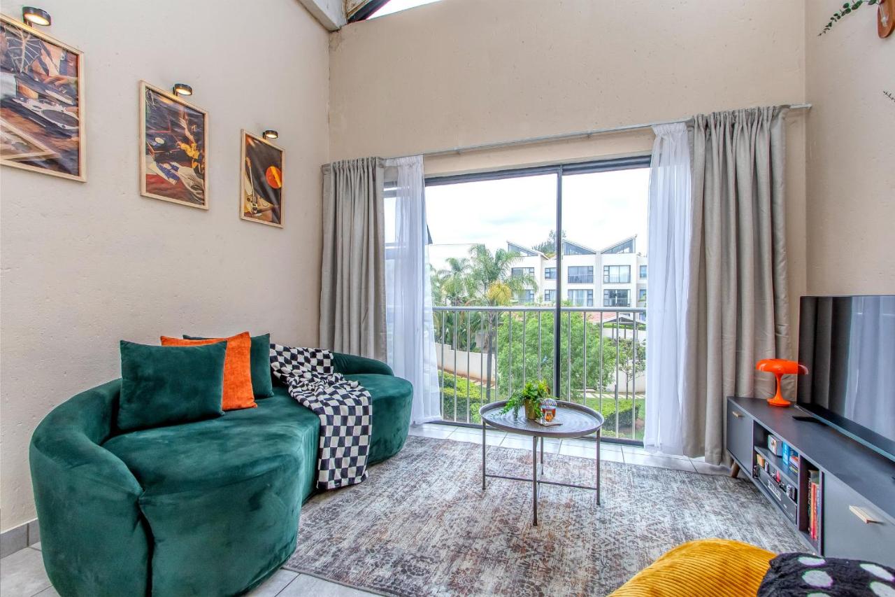 Retro Pop FREE Parking Fast Wifi Pool Large Workspace - B&B Centane