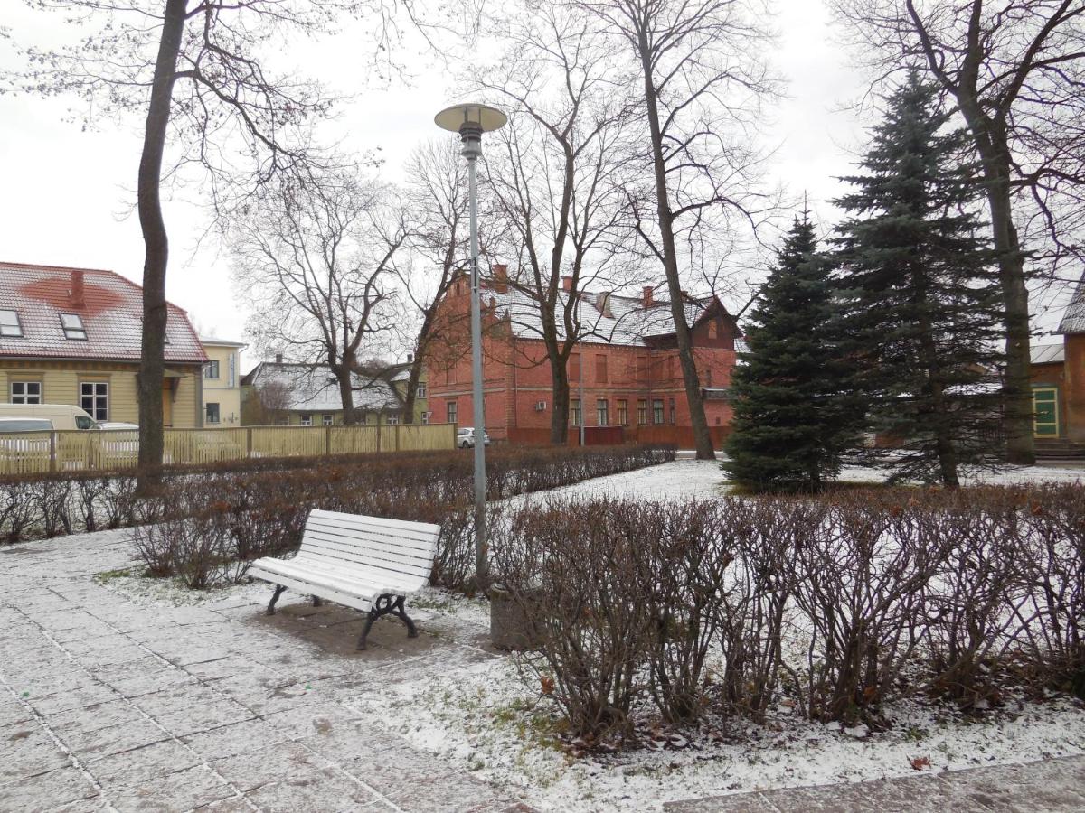 Posti Old Town Apartment - Bed and Breakfast