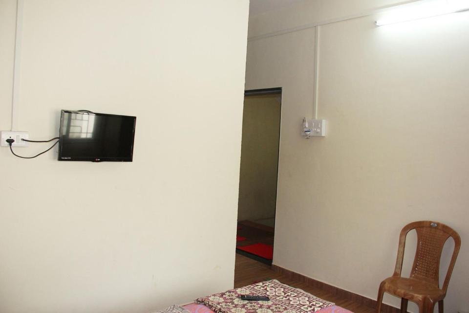 Queen Room with Garden View