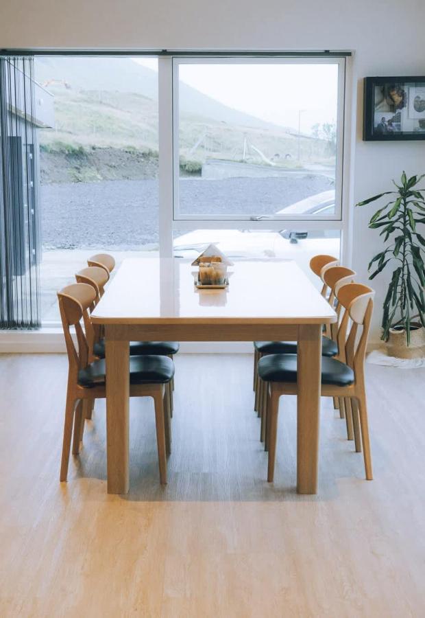 High end 3 BR Spacious Villa for 6 guests - B&B Norðskáli