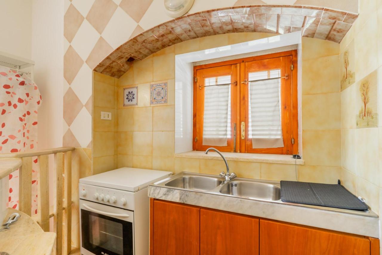 Habitación con cama extragrande.