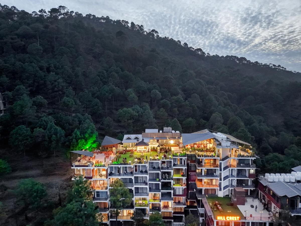 Luxury 2BHK Stay , Valley Views , AC , Parking , Cafe 98ii9i3ooo - B&B Kasauli