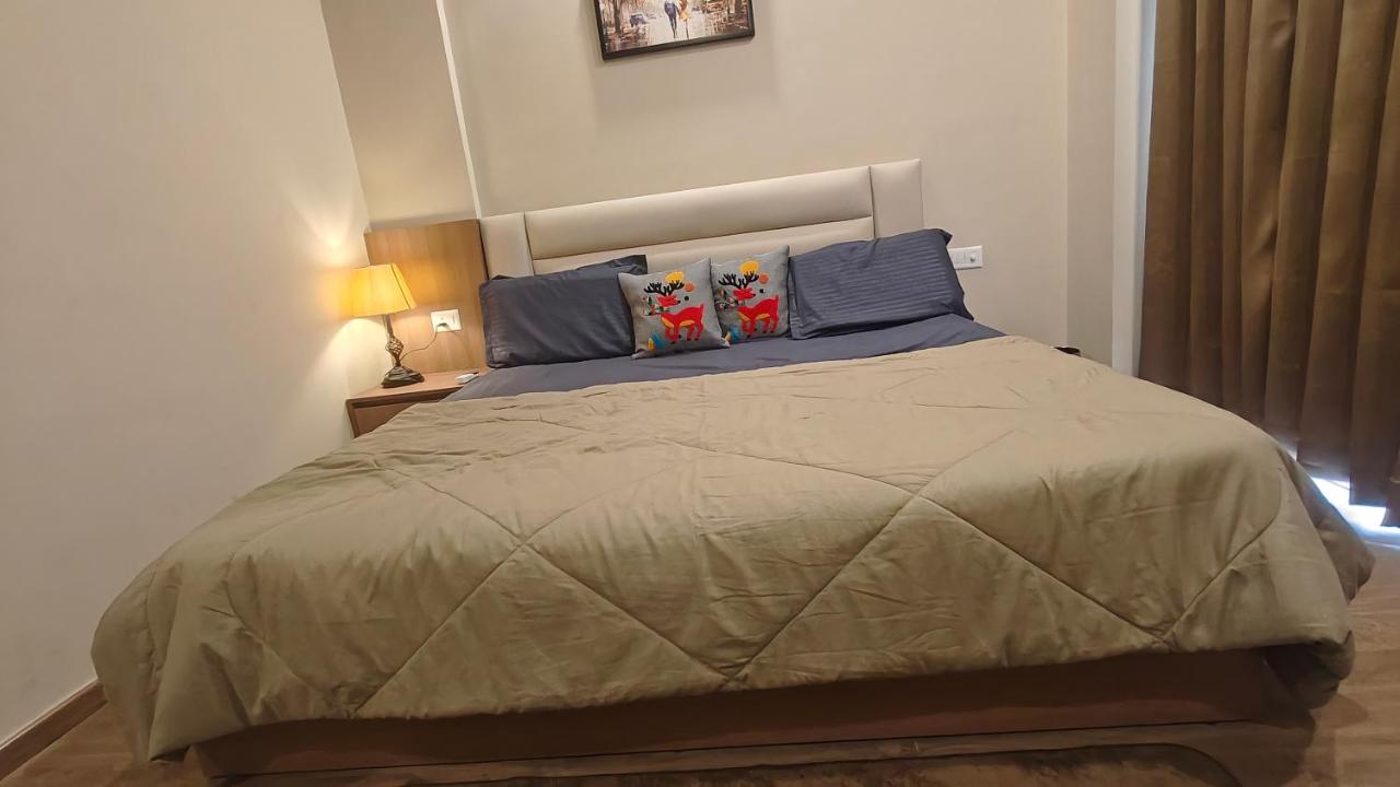 Romaer's Room - B&B Greater Noida