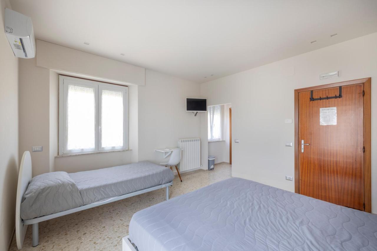 Camera Tripla Standard con Vista Mare