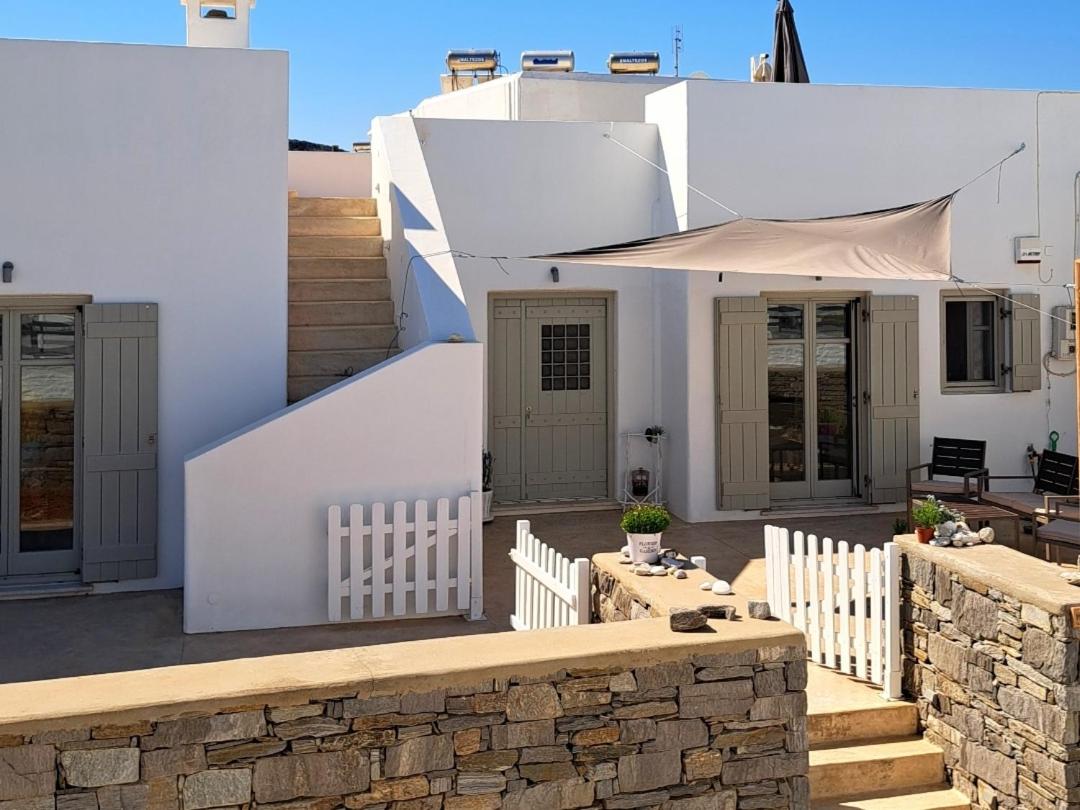 Piperi On The Rocks - B&B Náousa