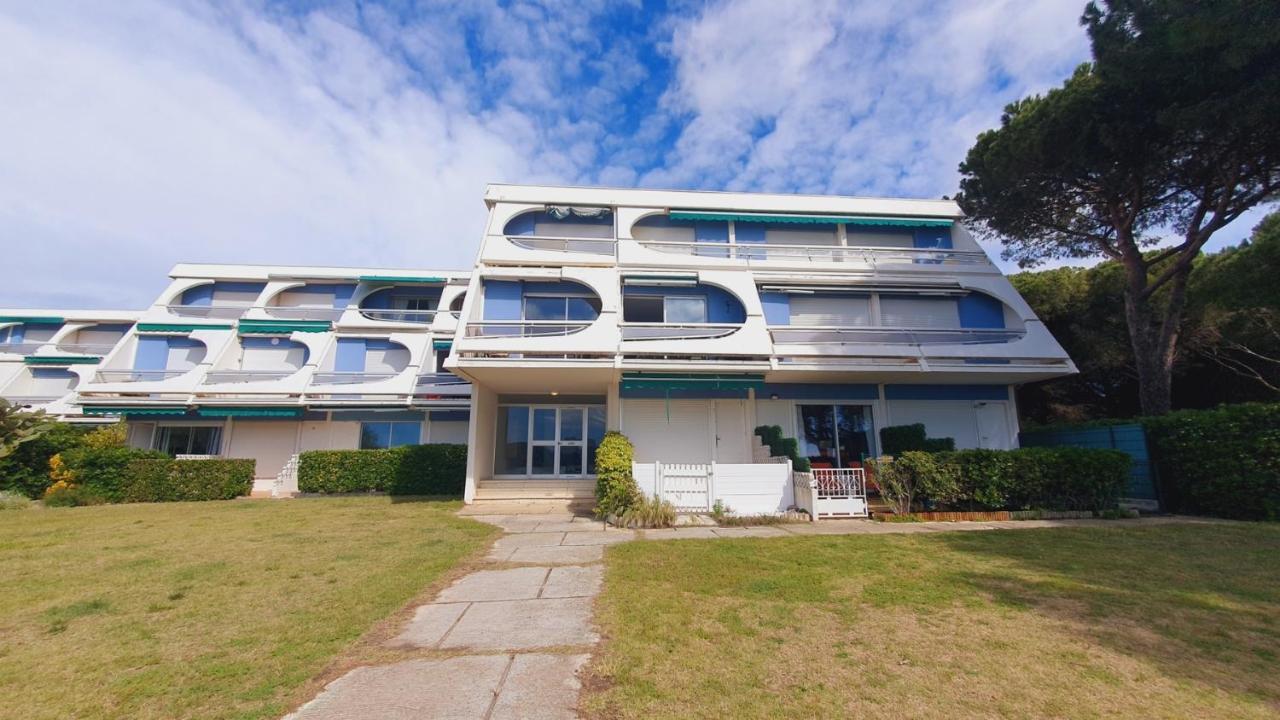 Au Bord du Lac & Golf avec Parking privé Clim Wifi - 4 personnes - ROSSIconciergerie - Linge inclus - Chambres d'hôtes La Grande-Motte