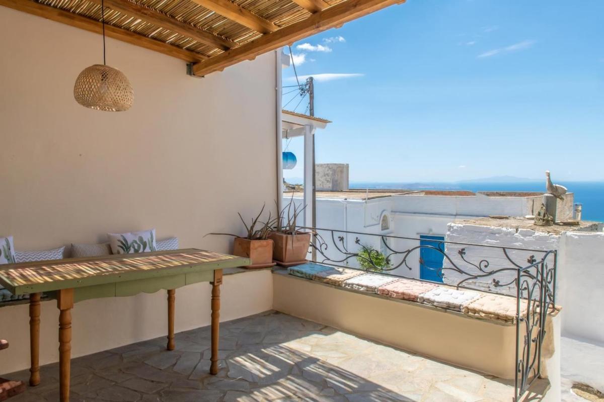Triantaros Iconic House by Tinosstay - Bed and Breakfast Triantáros