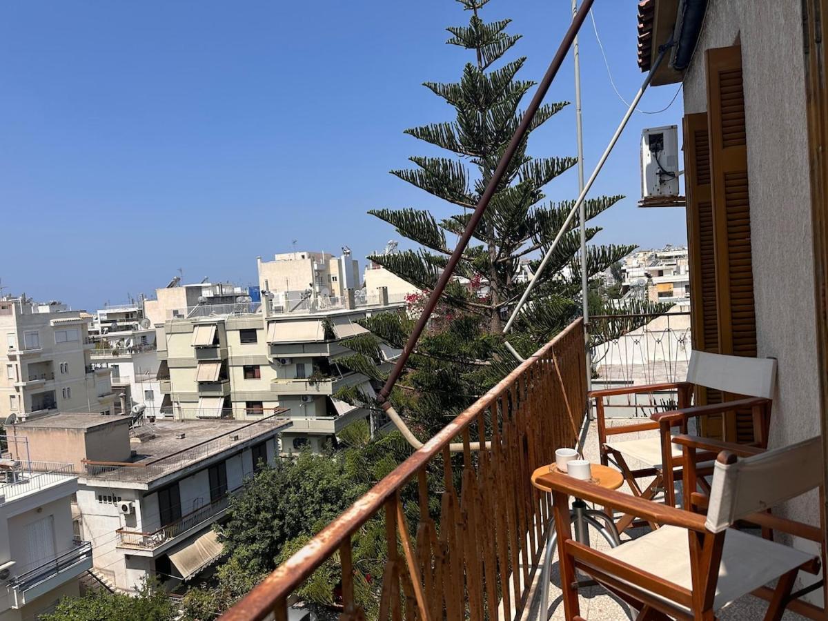 Play Pause Stay Comfy Apartment with Fast Internet - B&B Athens
