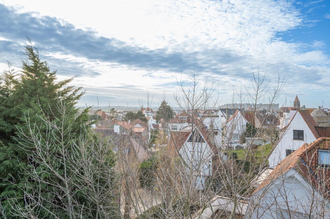 Calm, Light-Filled Apartment with Private Balcony - B&B Knokke-Heist
