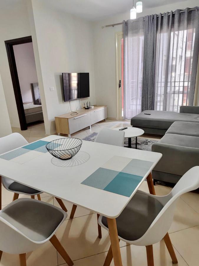 Two Bedroom Apartment for up to 6 guests - Chambres d’hôtes Vlora