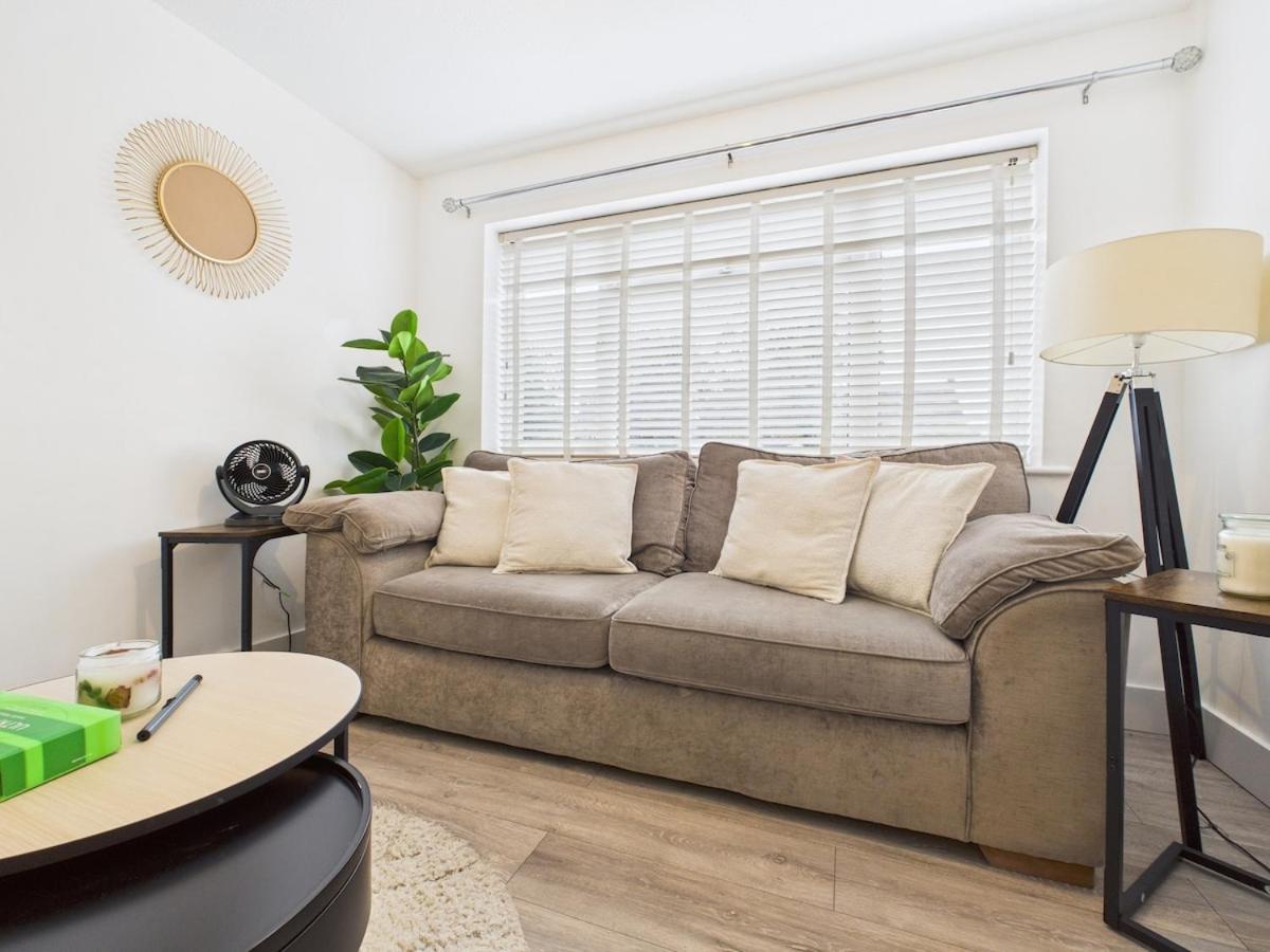 Chelmsford Studio Apartment - Free Parking - B&B Chelmsford