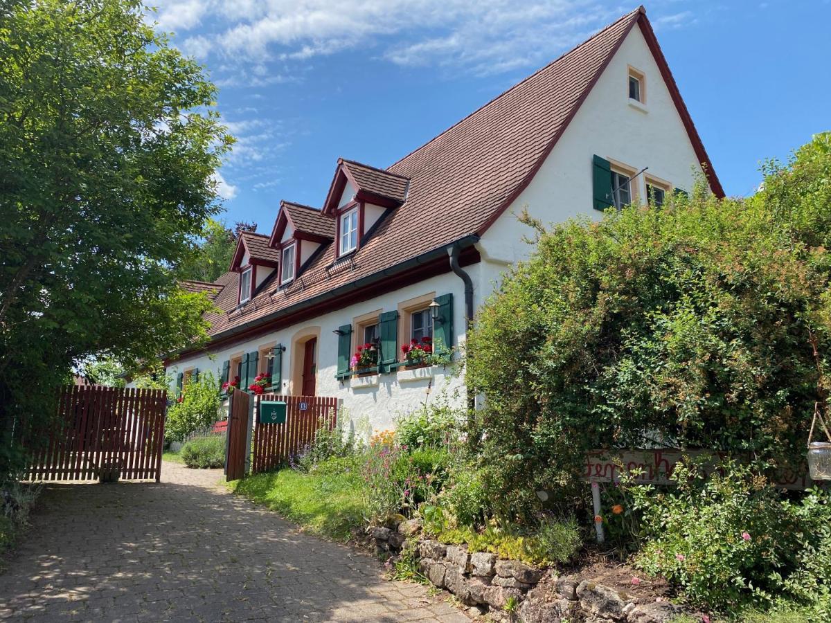 Falkenhof Brombachsee - B&B Haundorf
