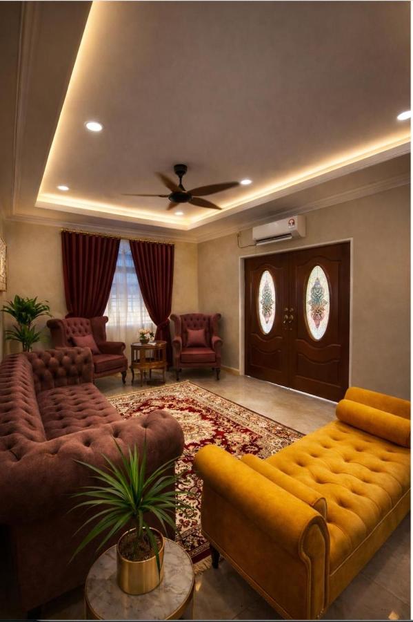 Private Pool Villa Muslim Family Stay Ipoh - Chambres d'hôtes Lahat