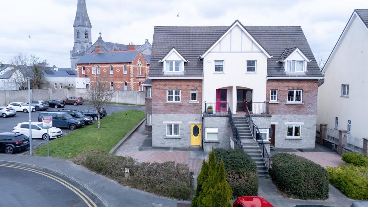 Townhouse in the heart of Ennis Co Clare - Chambres d'hôtes Ennis