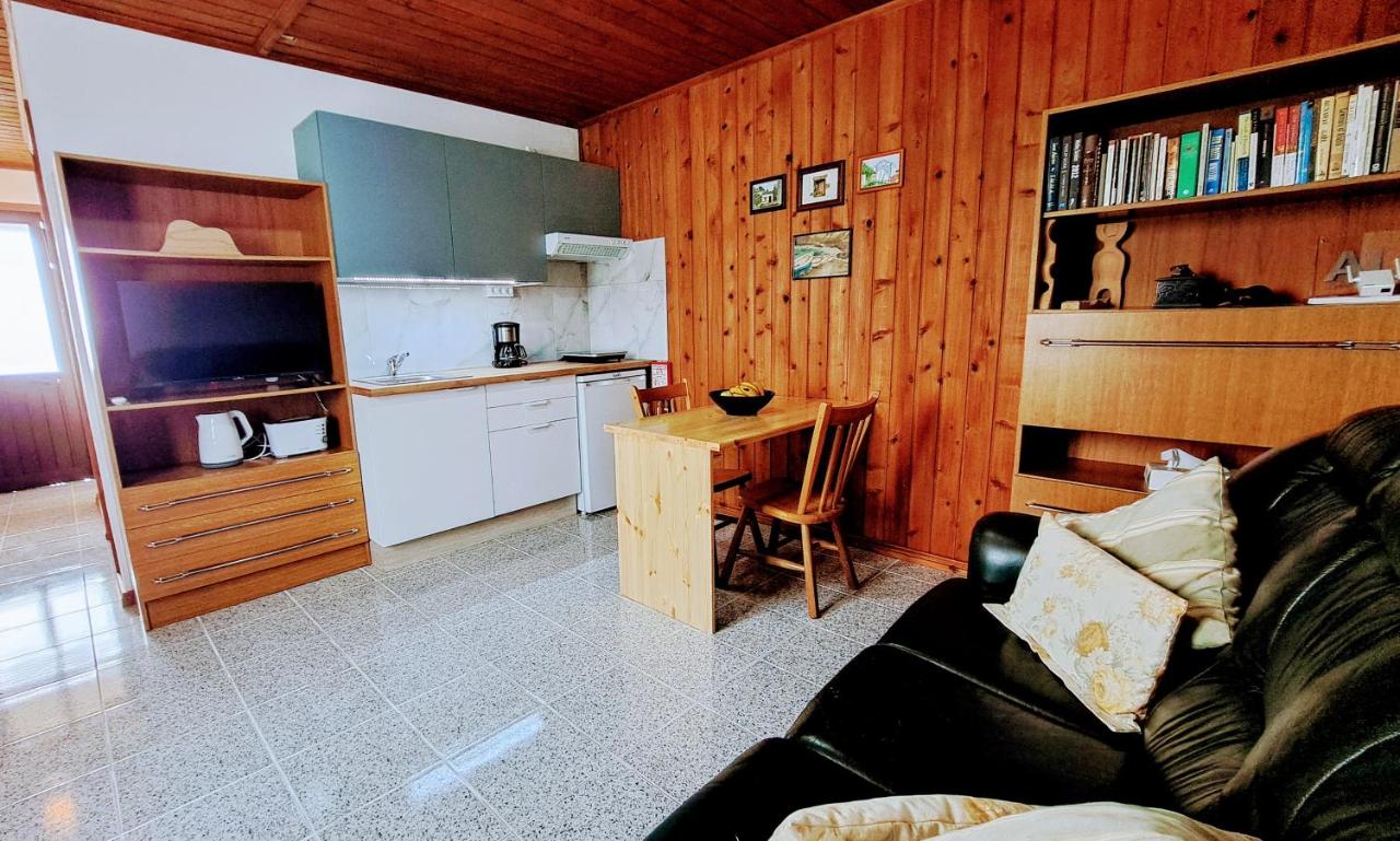 Lar da Rita - One bedroom apartment - B&B Água Retorta
