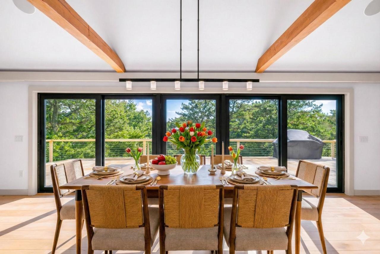Stunning West End Retreat w/ Hot Tub + Roof Deck - B&B Provincetown