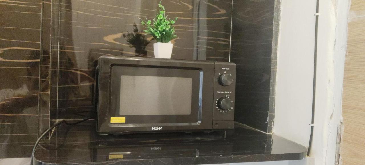 Craviq Hotels & Resturant - Ferienwohnung Ghaziabad