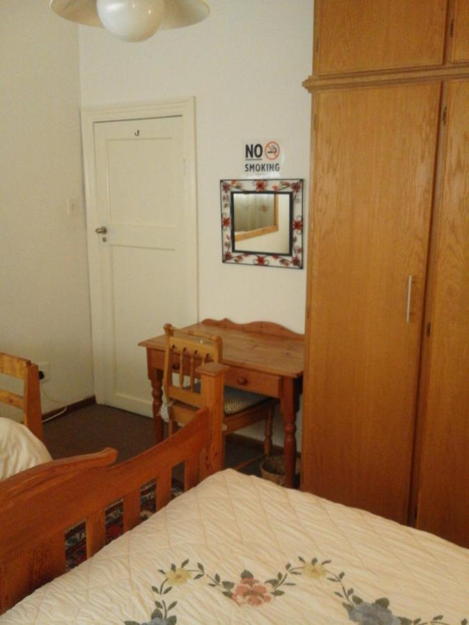 Deluxe Room (2 Adults + 1 Child)