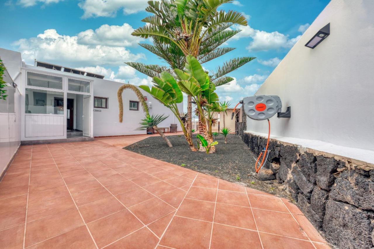 Villa Maria - Pool, Ping pong and Billiard - 10min from the Beach By Lanzarote Vacation Homes - B&B Playa Blanca