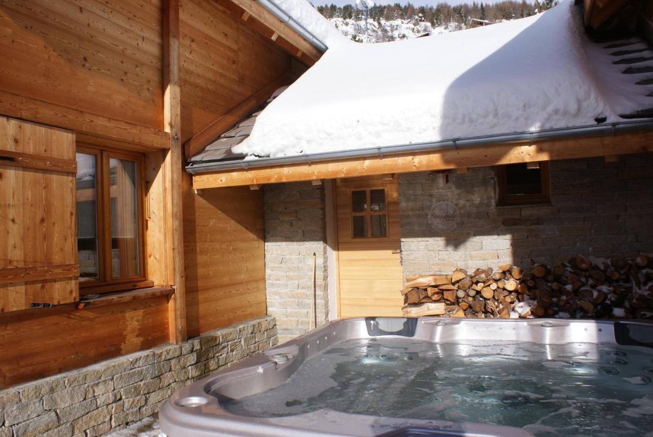 Chalet con 2 Camere da Letto e Vasca Idromassaggio