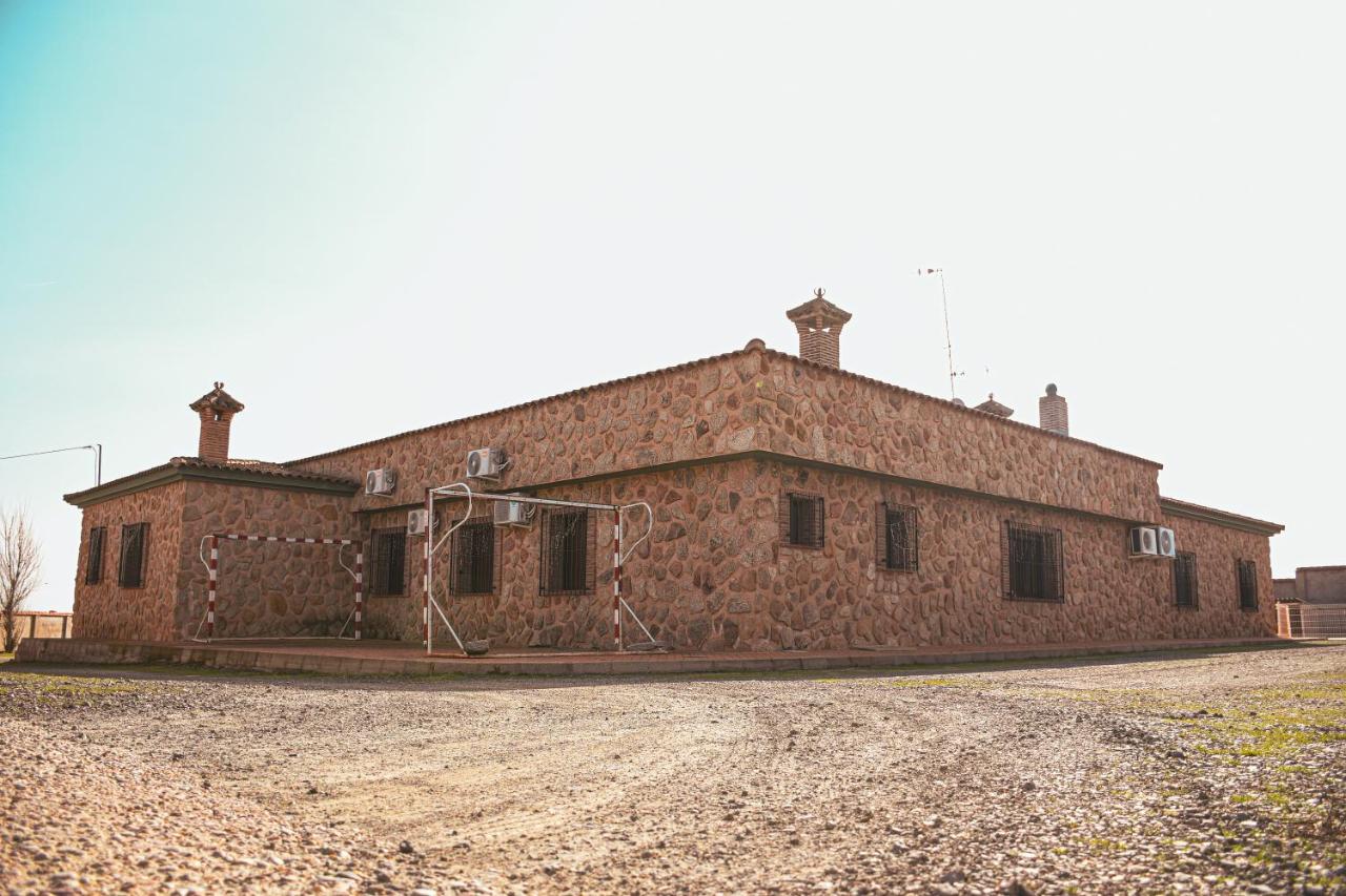 Casa Rural El Abuelo Mauri en Toledo ,finca privada sin vecinos, piscina y total libertad - Chambres d'hôtes Mascaraque