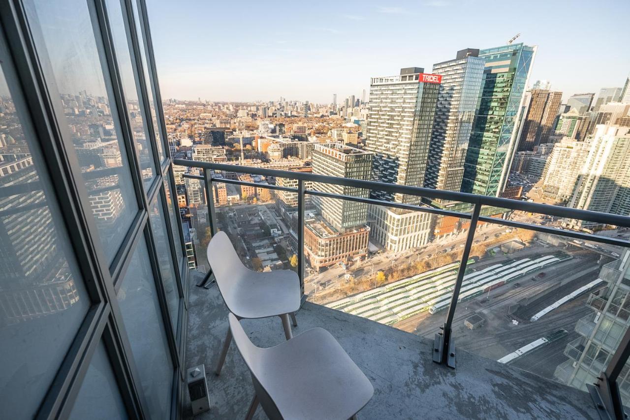Downtown 1 Br 48 Floor CN Tower View - Chambres d’hôtes Toronto