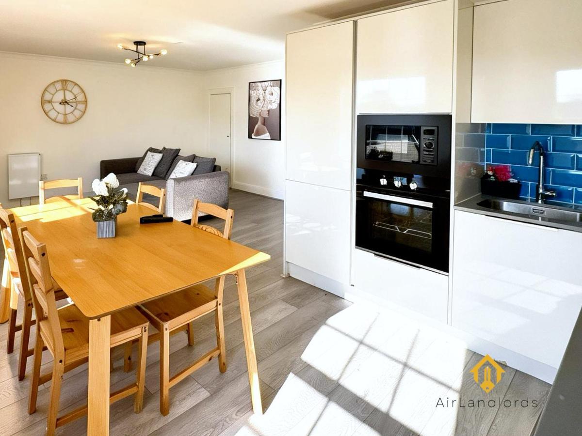 Unique 2 Bedroom Flat in the Heart of Reading! - Chambres d’hôtes Reading