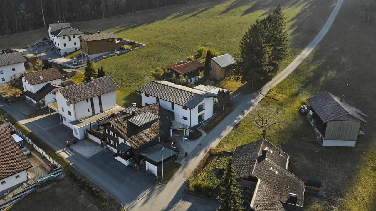 VORALIVING Montafon - Neubau Apartment mit Tiefgarage, WLAN, Ski-Natur - Chambres d'hôtes Vandans