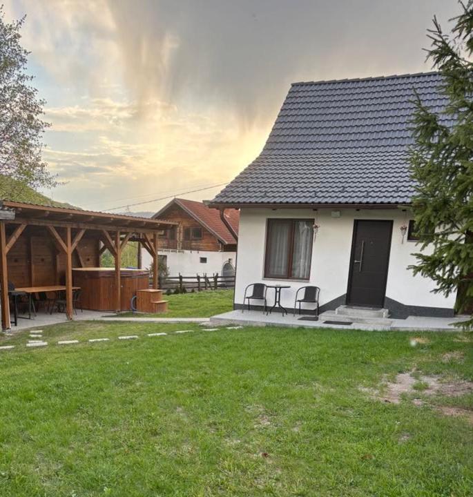 Margaréta kulcsosház - Bed and Breakfast Sub Cetate