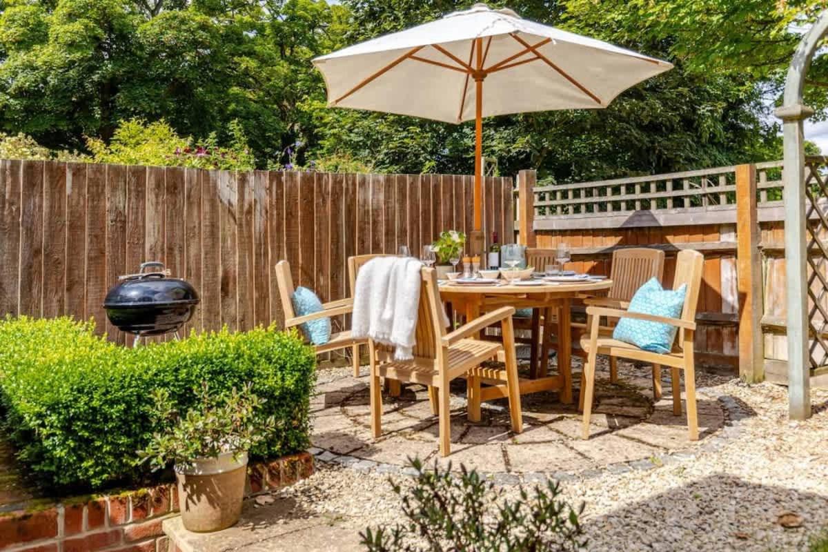 Charming Barn Retreat Near Pewsey & Woodborough - B&B Woodborough