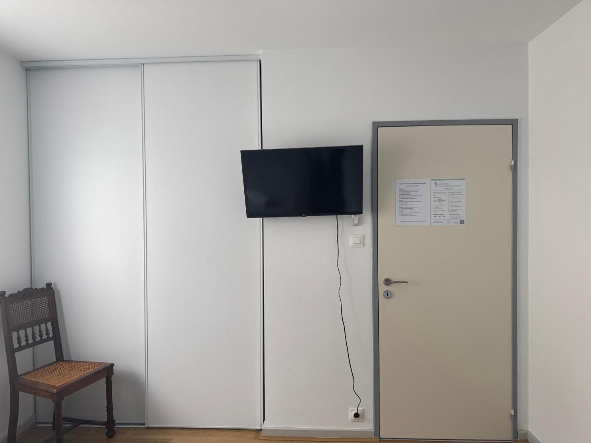 Deluxe Double Room (2 Adults + 1 Child)