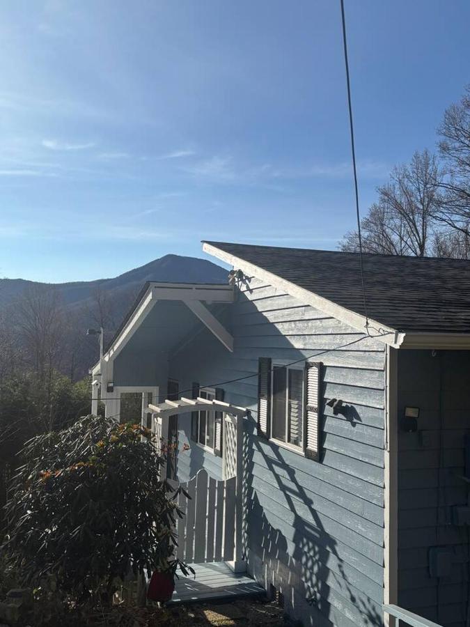 Maggie Valley Cabin - Hot Tub - Spectacular Views - Sleeps 7 - Chambres d'hôtes Maggie Valley