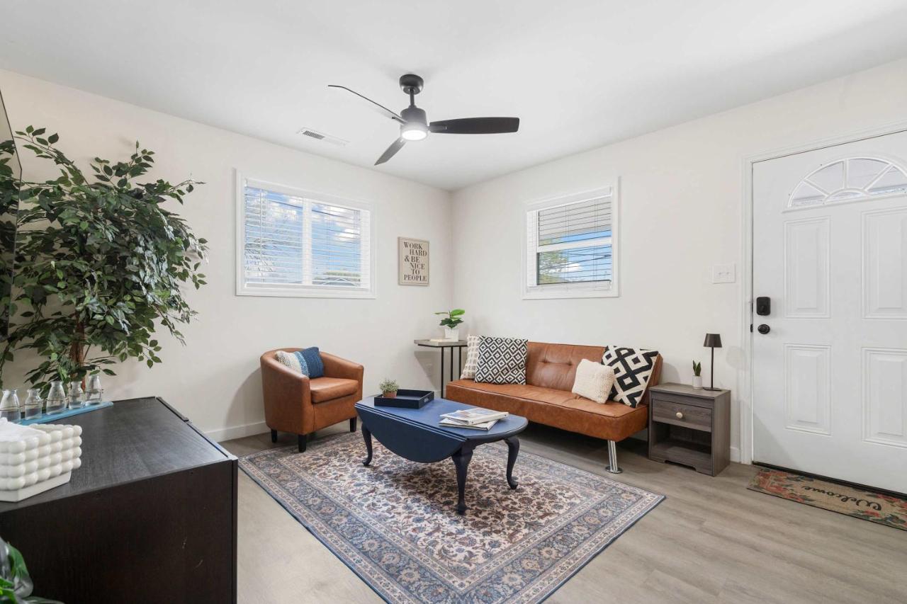 4 Min Drive Downtown - 7 Min Walk to Golden Belt - B&B Durham