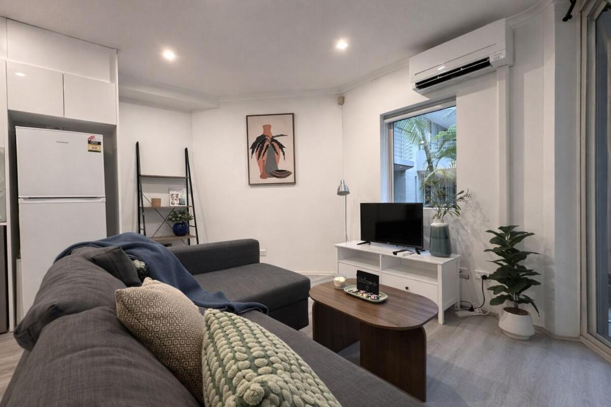 Chippendale unit with parking, walk to USYD and station - B&B Sídney