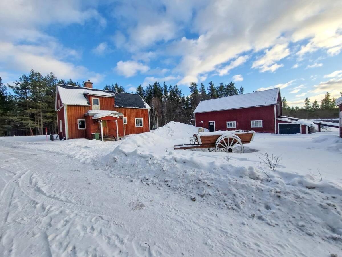Rustic wooden house in Lillhärdal - B&B Lillhärdal