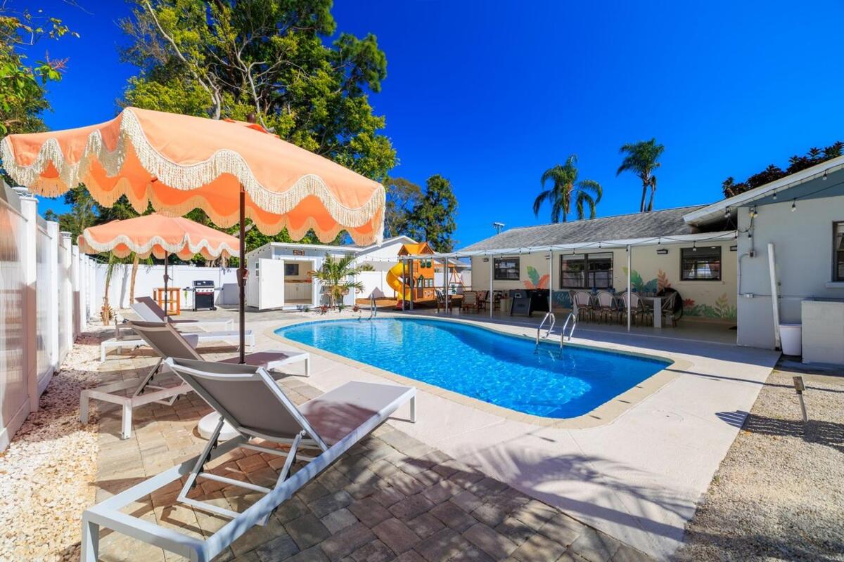 New! Bradenton, Pool, Pickleball, Game Room, Minigolf, Firepit - B&B Bradenton