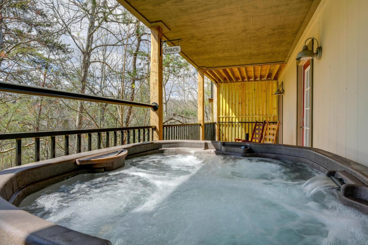 6 Mi to Great Smoky Mtn Natl Park! Home with Views - Bed and Breakfast Gatlinburg